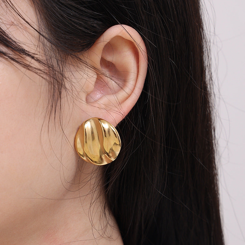 Retro Stainless Steel Pleated Wave Glossy Fashion Gold Stud Earrings