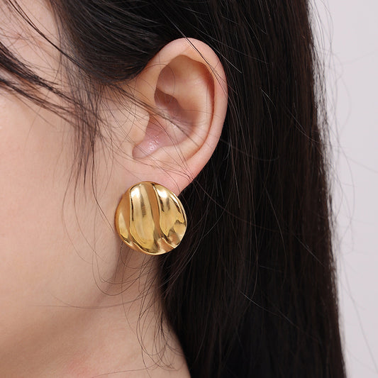 Retro Stainless Steel Pleated Wave Glossy Fashion Gold Stud Earrings