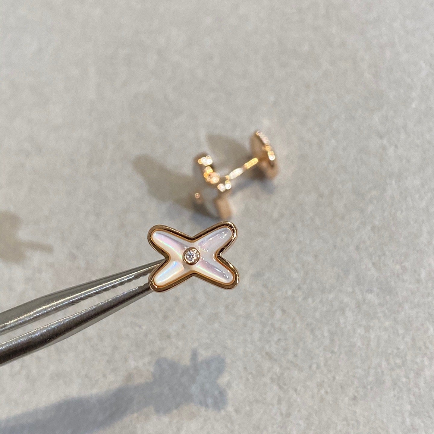 Women's X White Shell Advanced Rose Gold Live Earrings