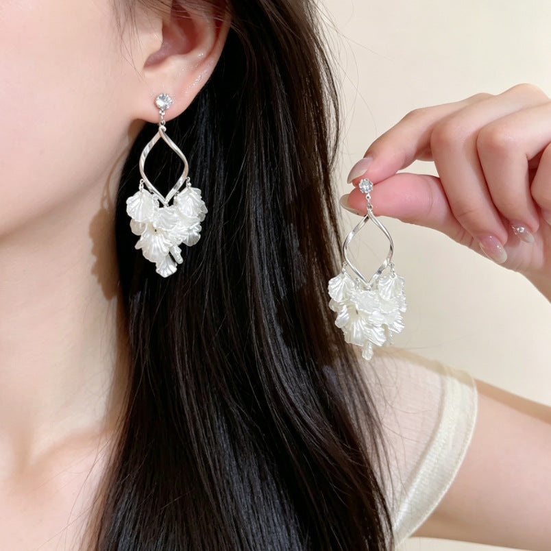 Women's Minority Design Fashionable Flower Light Luxury High-grade Temperament Earrings