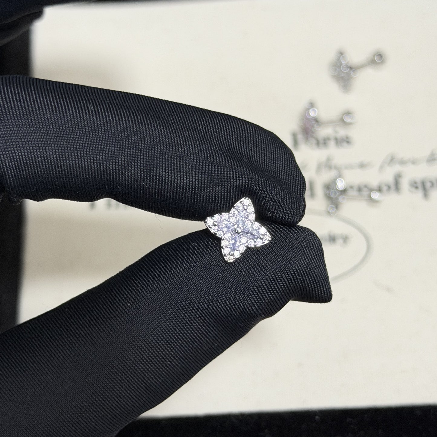 Cruciate Flower Zircon Flat Sweet Design Titanium Steel Ear Bone Earrings