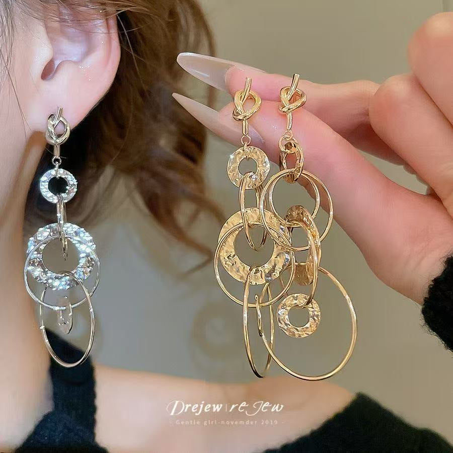 Women's Exaggerated Geometry Metal Circle Tassel Light Luxury High-grade Elegant Ear Earrings