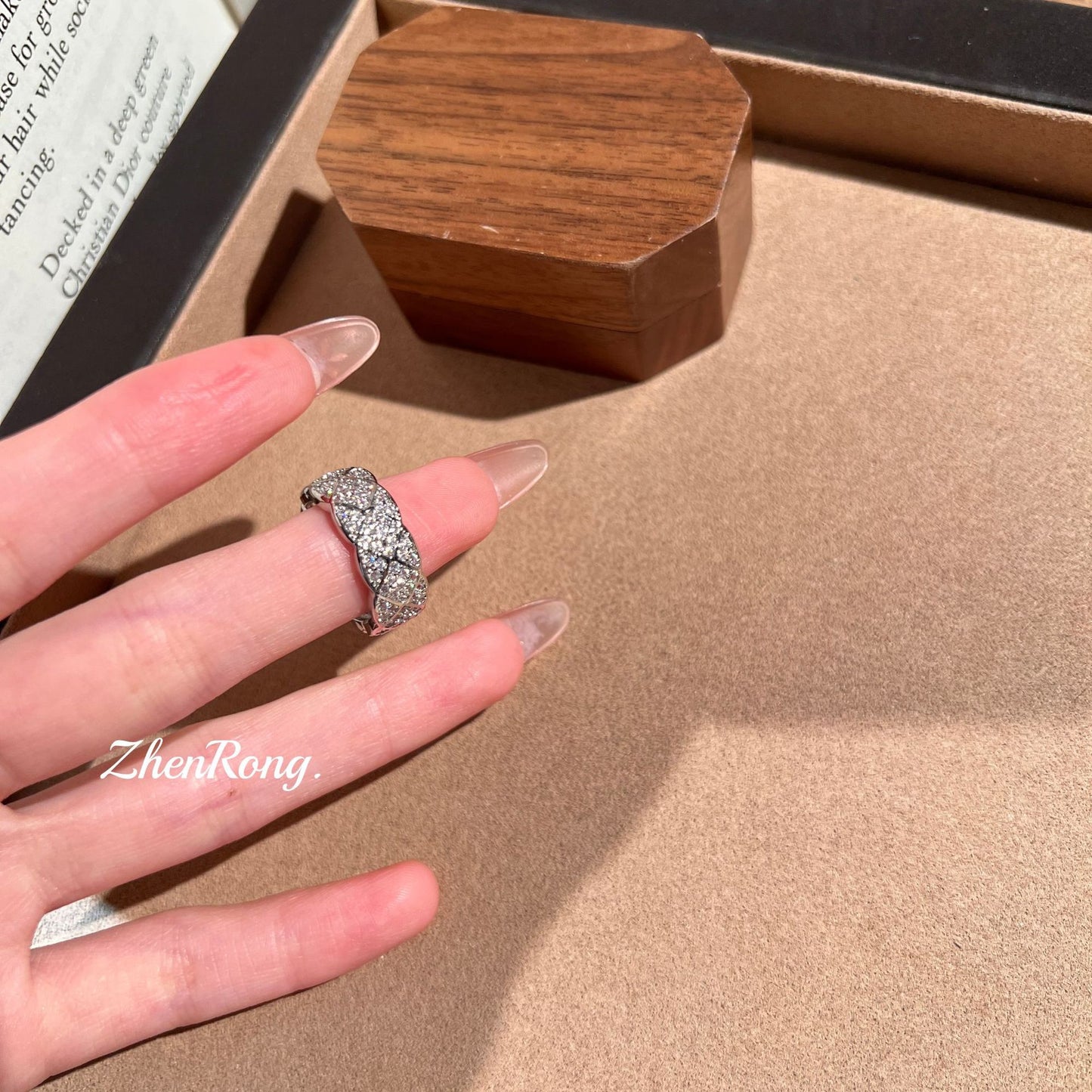 Classic Style Diamond Plaid Stacked Light Luxury Simplicity Wide Ring