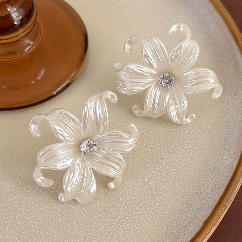 Women's Lovely Geometric Simple Flower Trendy Elegant Earrings