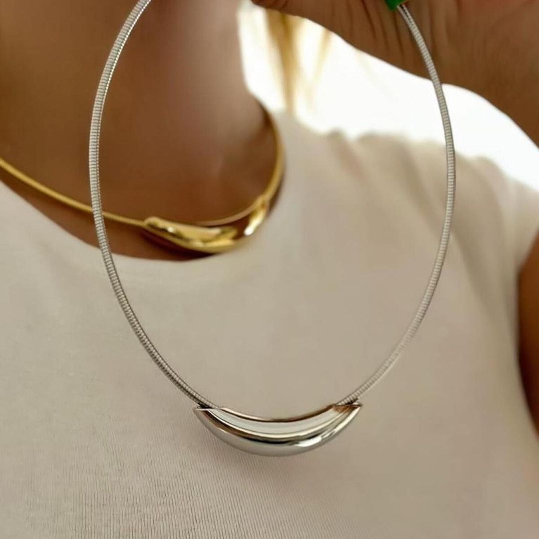 Women's French Retro Simple Temperament Stainless Steel Necklace
