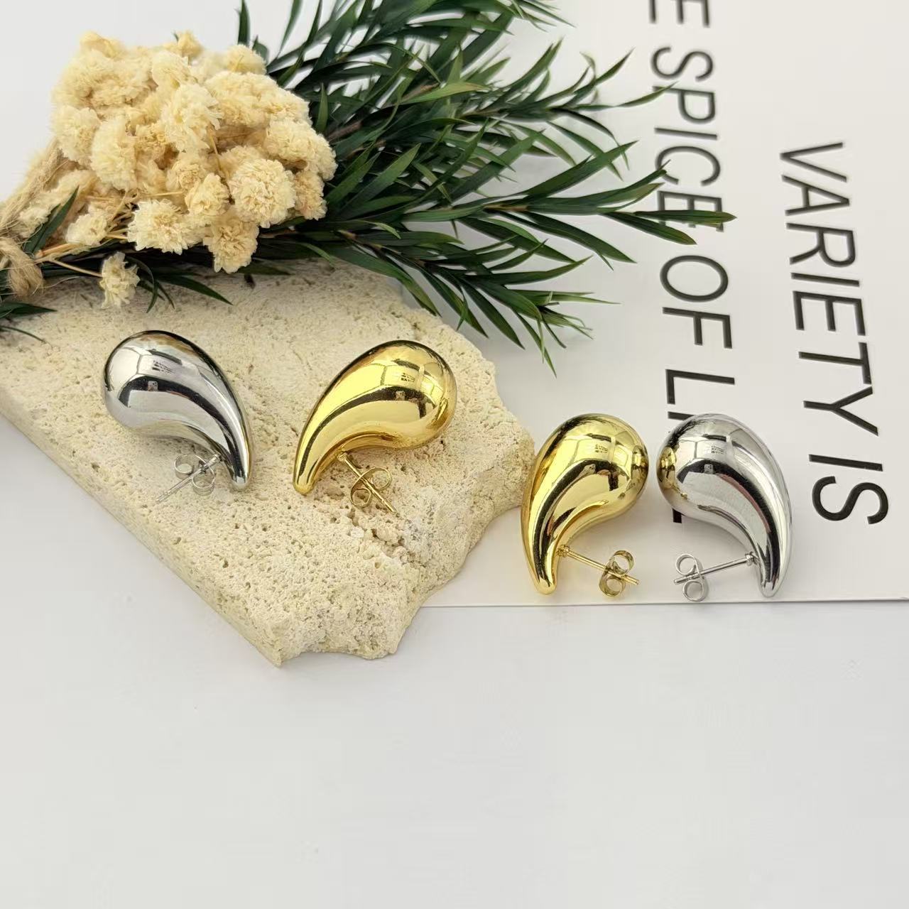 Women's Steel Hollow Affordable Luxury Style Water Drop Glossy Titanium No Rings