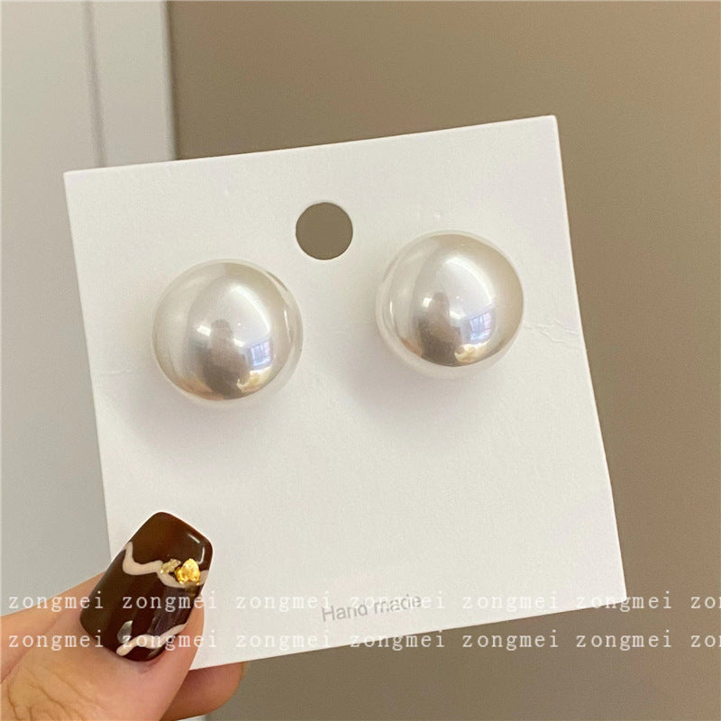 Retro Large Pearl Imitation Style Yu Sier Stud Earrings
