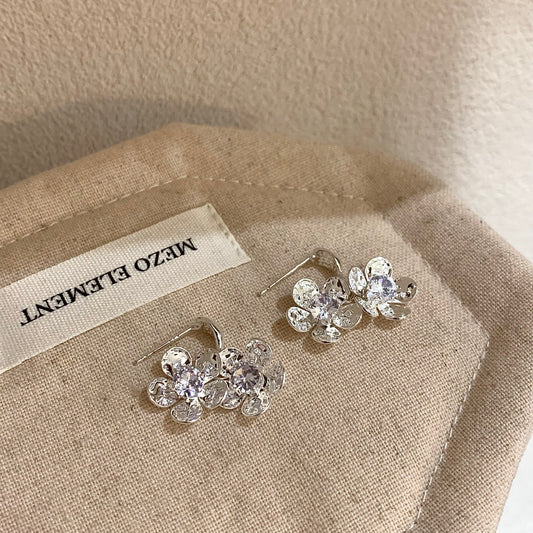 Women's Double-sided Petal Light Luxury Minority High-grade Fashionable Stud Earrings