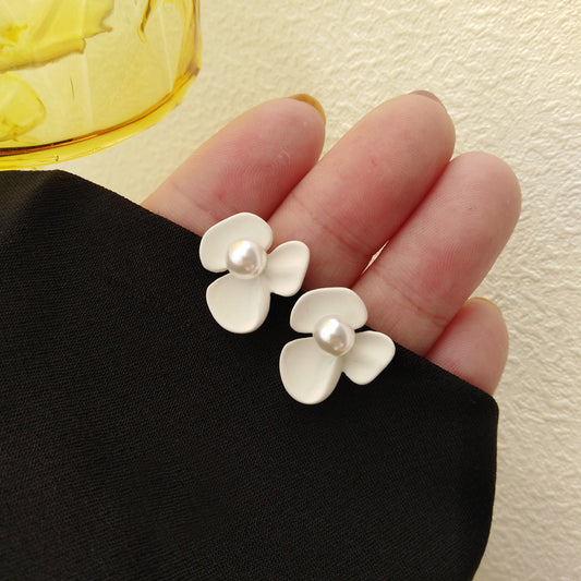 Needle Vintage White Flower Trendy Style Earrings