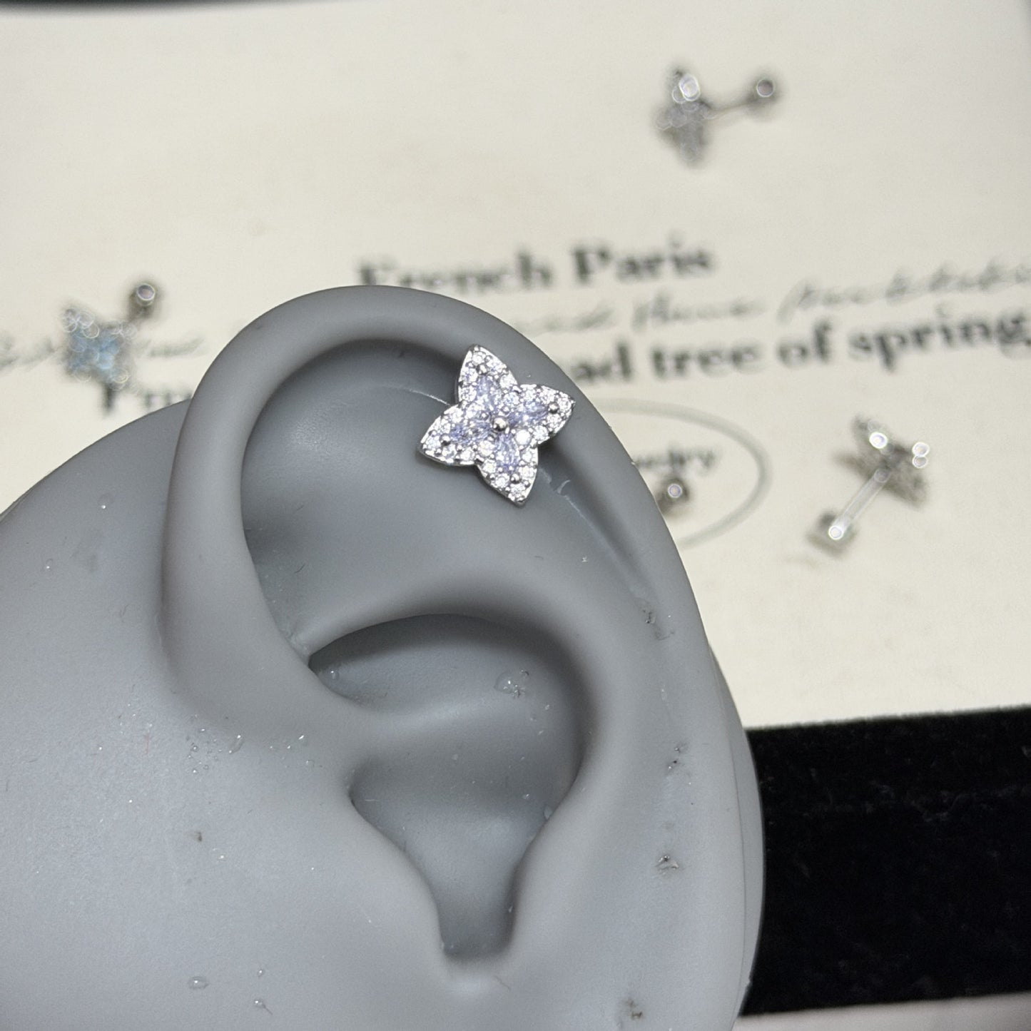 Cruciate Flower Zircon Flat Sweet Design Titanium Steel Ear Bone Earrings