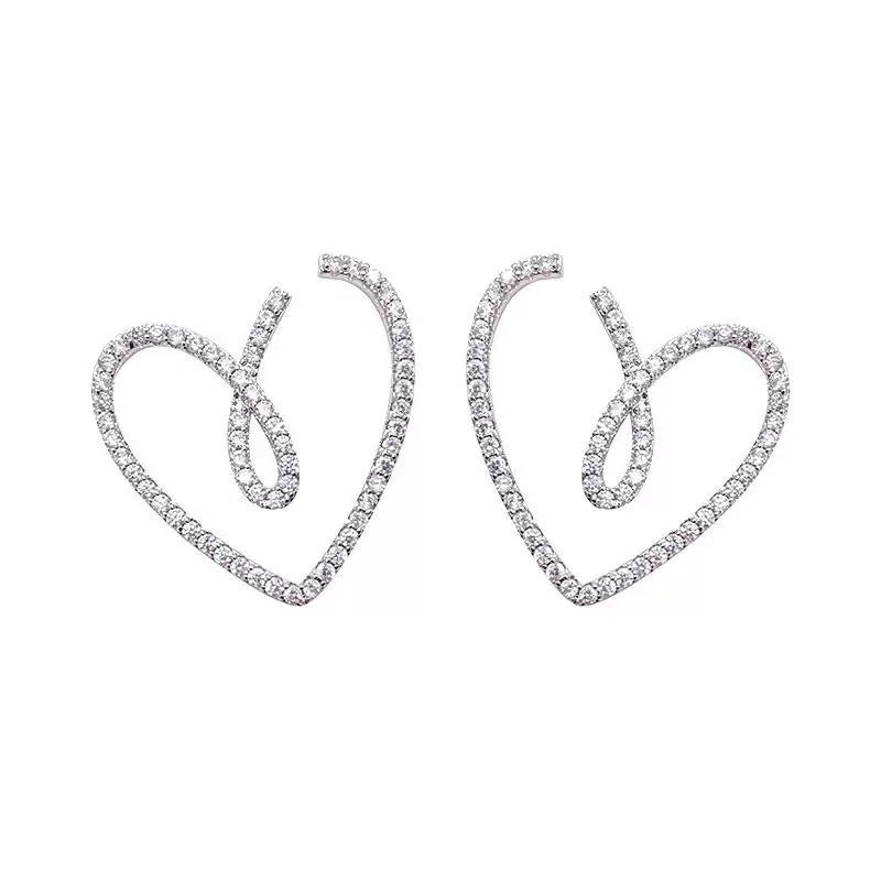 Personalized Exaggerated Sier Heart-shaped Full Of Diamond Light Stud Earrings