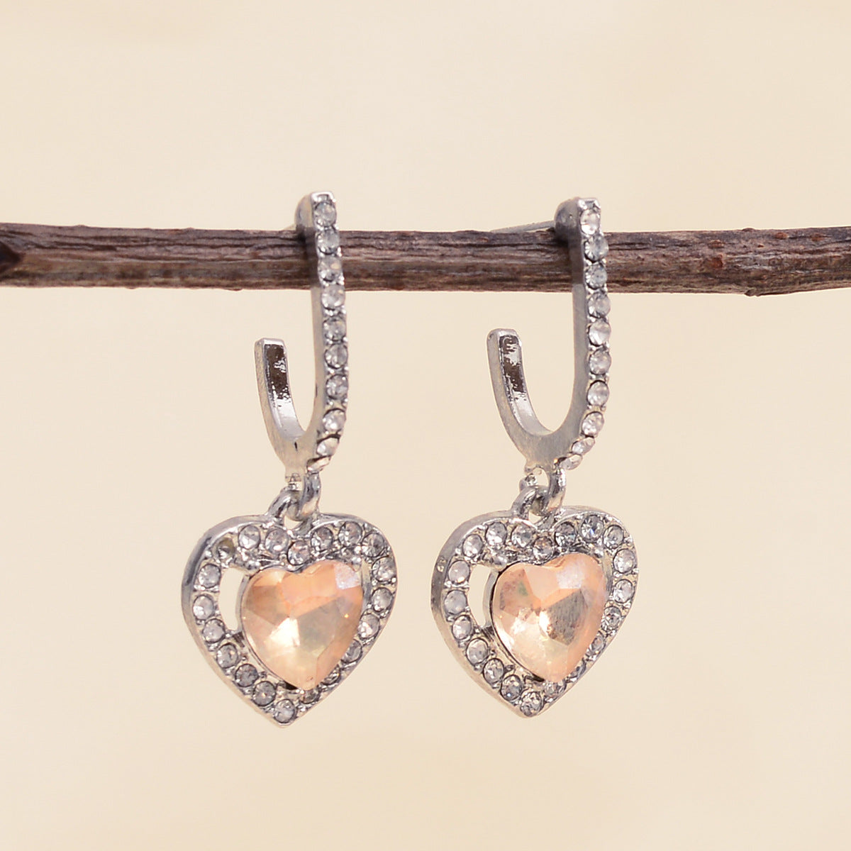 Exquisite Peach Heart Full Diamond Loving Earrings