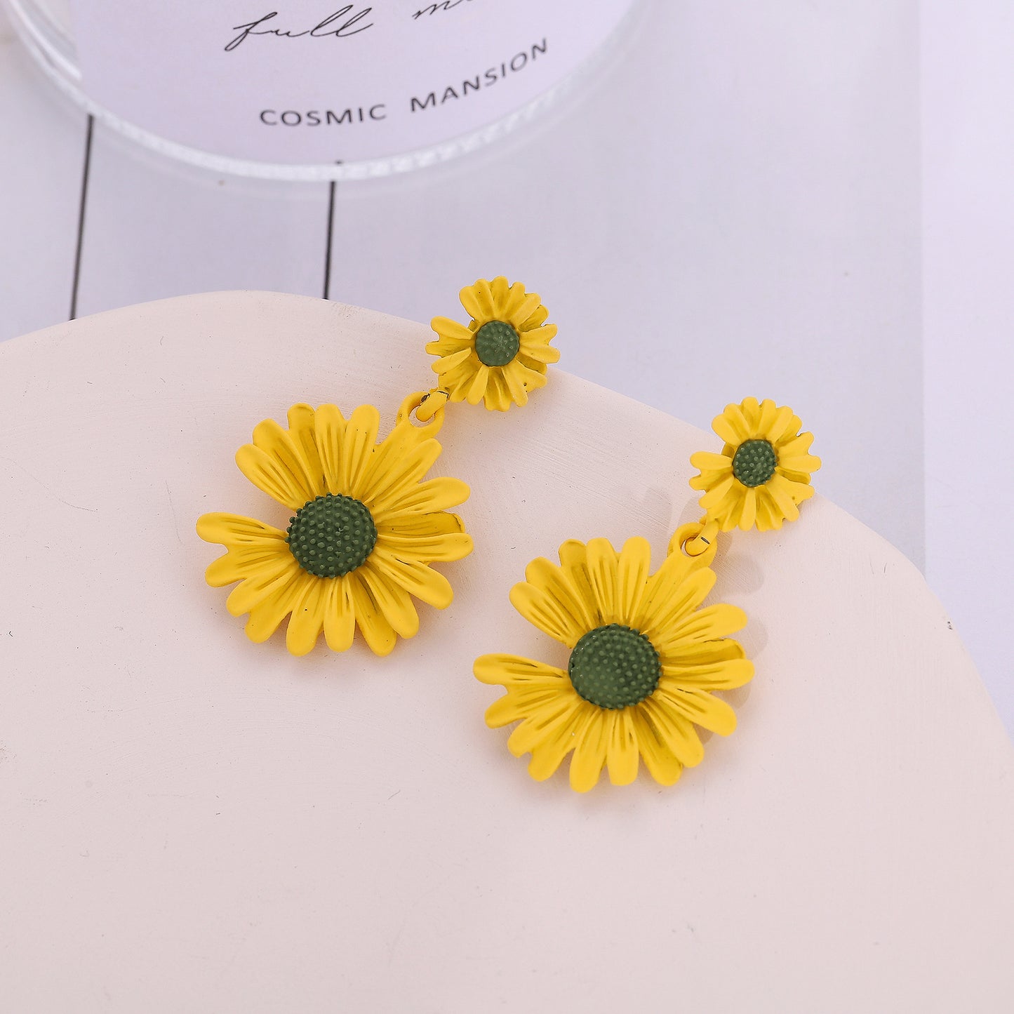 Women's Small Daisy Mori Sweet Chrysanthemum Flower Earrings