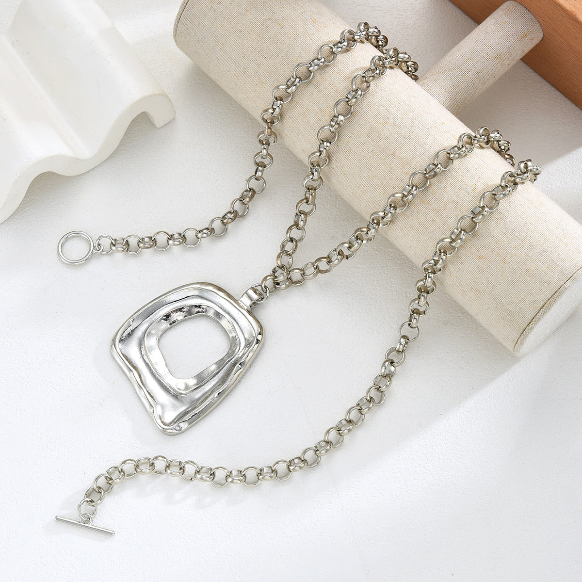Design Irregular Geometric Exaggerated Single Bar Around Two Circles Necklace