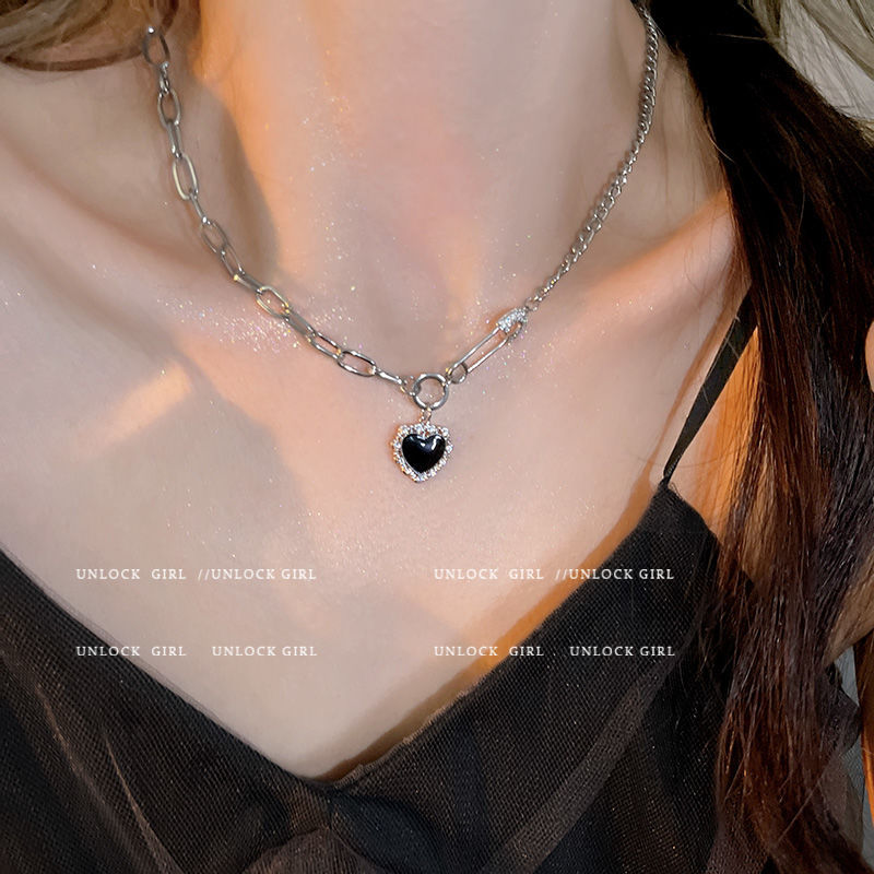 Women's Zircon Black Heart-shaped Pin High-grade Niche Necklace