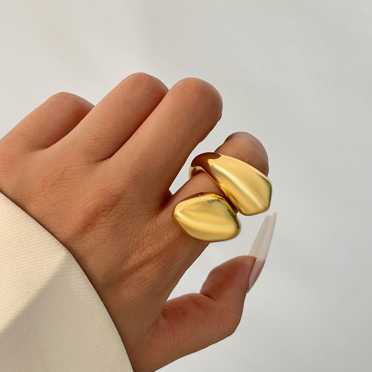 Glossy Surface Female Texture Water Drop Open Egg Face Ring