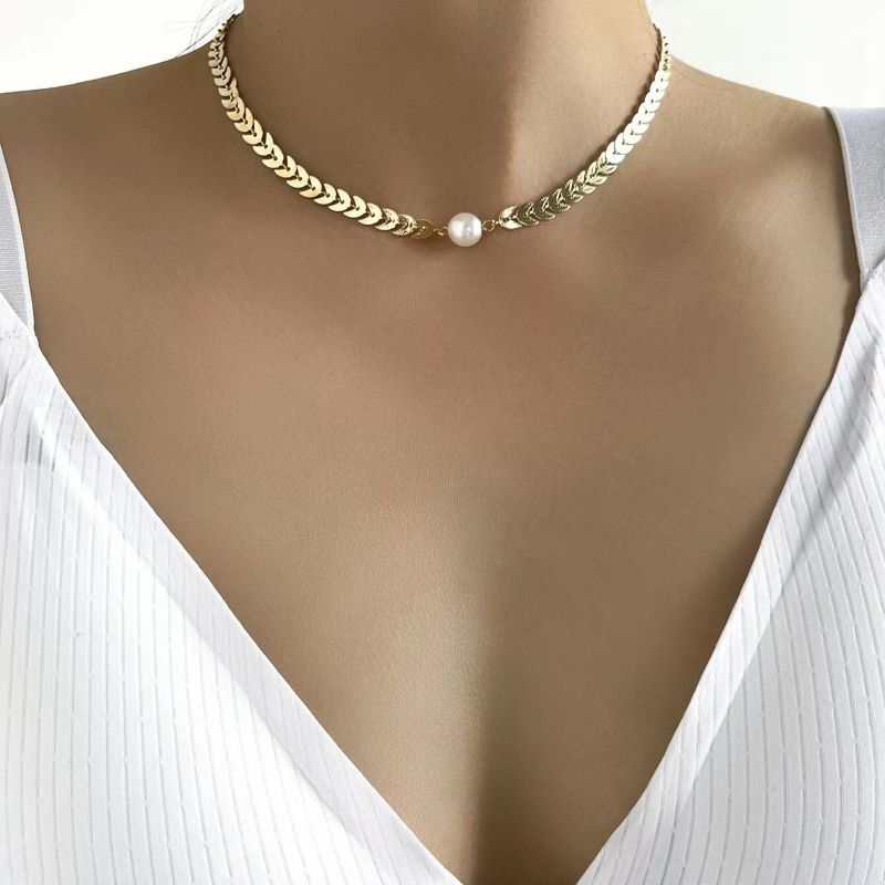 Fashion Wheat Fishbone Chain Sequins Clavicle Temperament Pearl Necklaces