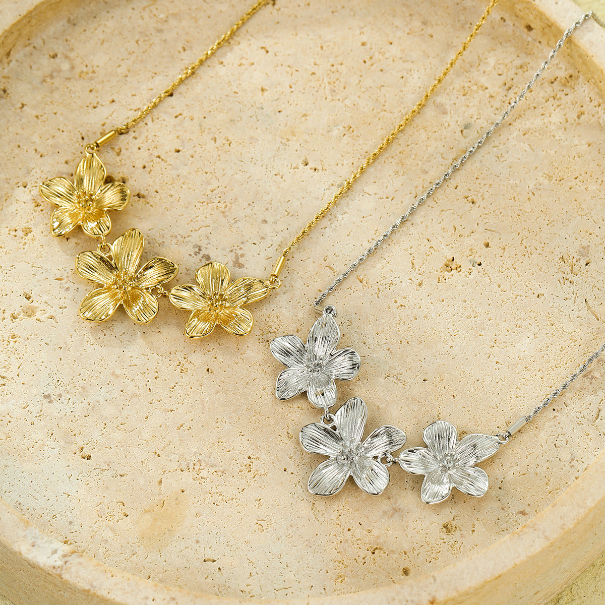 Pleated Flower Fashion Metal Clavicle Chain Necklaces