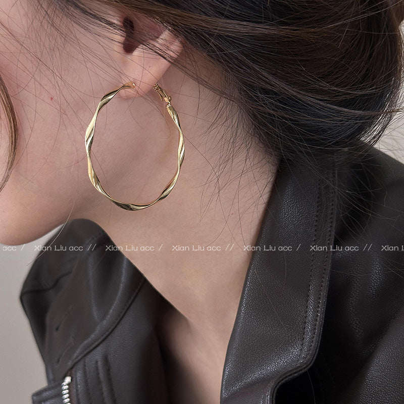 Mobius Big Ear Female Niche Unique High-grade Rings