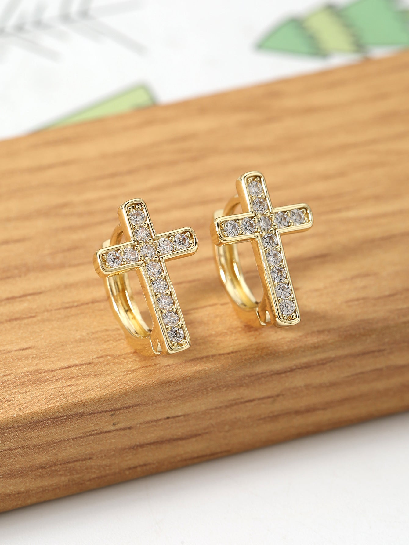 Refined Zircon Female Design High Sense Ear Personality Earrings