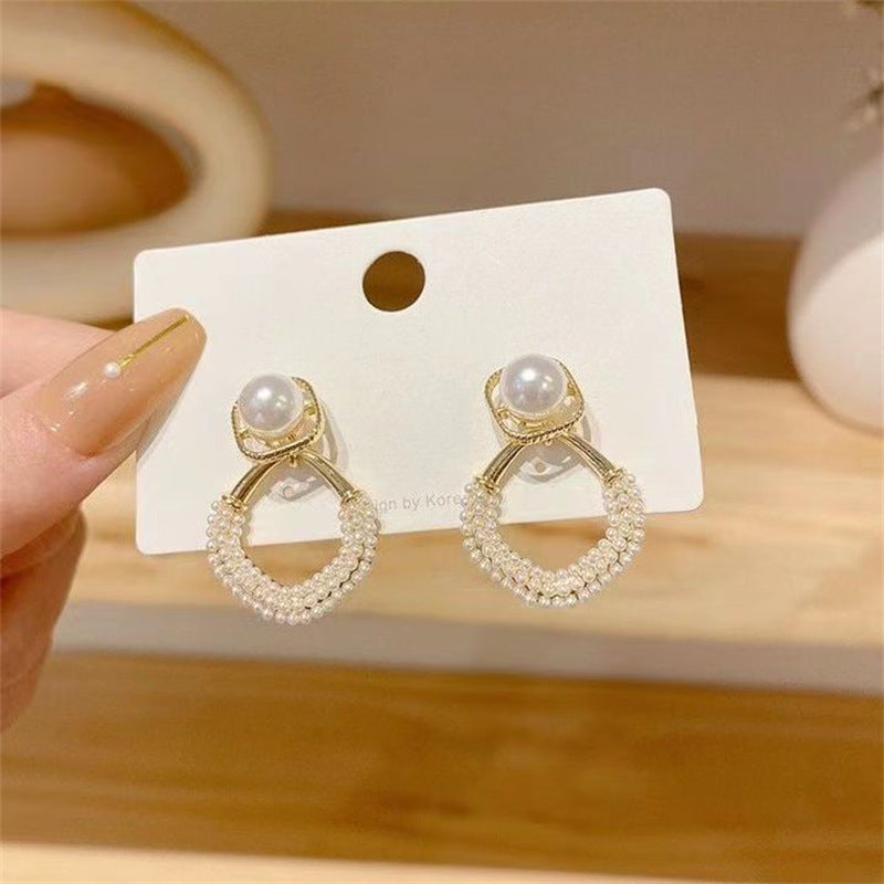 Women's Elegant Delicate Pearl Fashionable Niche Temperament Earrings