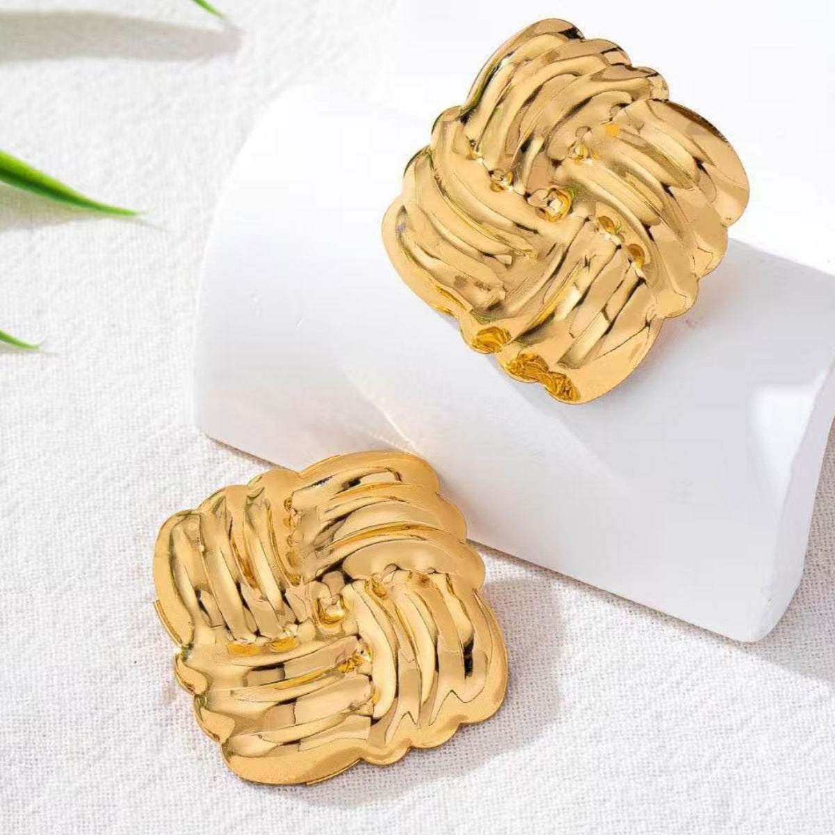 Women's Fashion Geometry Pattern Square Texture Simple Personalized Suitable For Stud Earrings