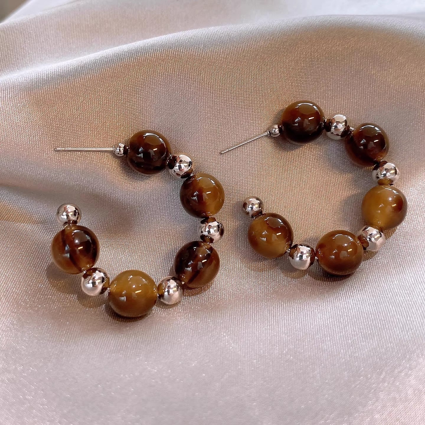 Women's Retro Coffee Color Style Light Luxury Temperament High Sense Stud Earrings