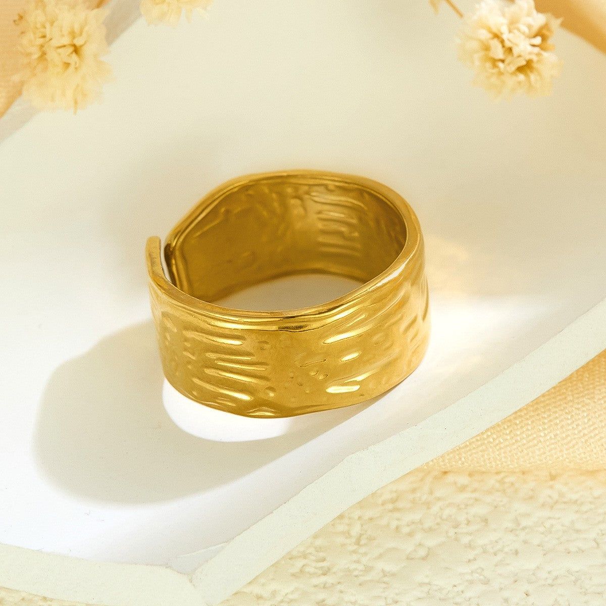 Stainless Steel Irregular Line Love Heart-shaped High-grade Ring
