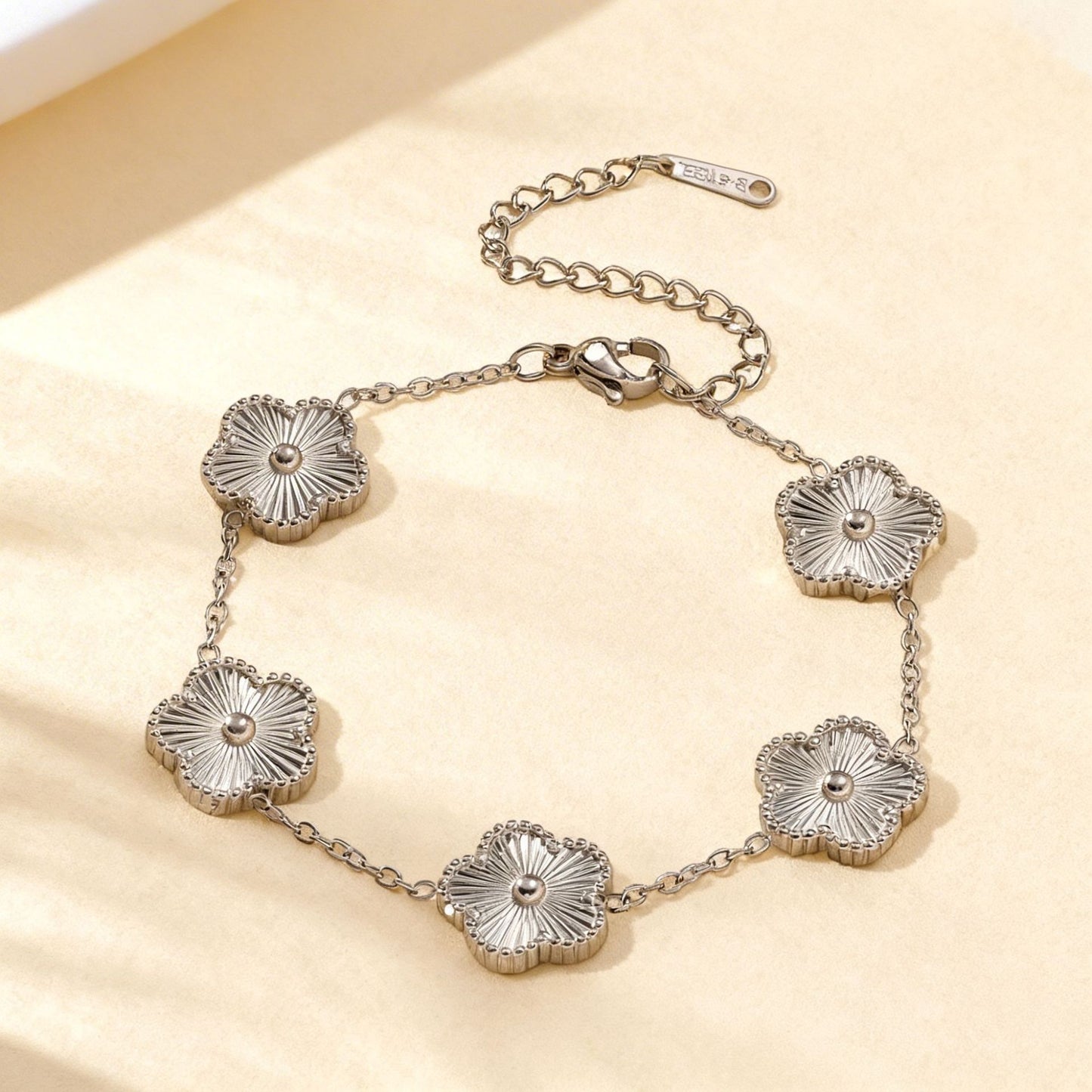 Steel Gold Clover Light Luxury High-grade Parthenocissus Grass Ear Female Necklaces
