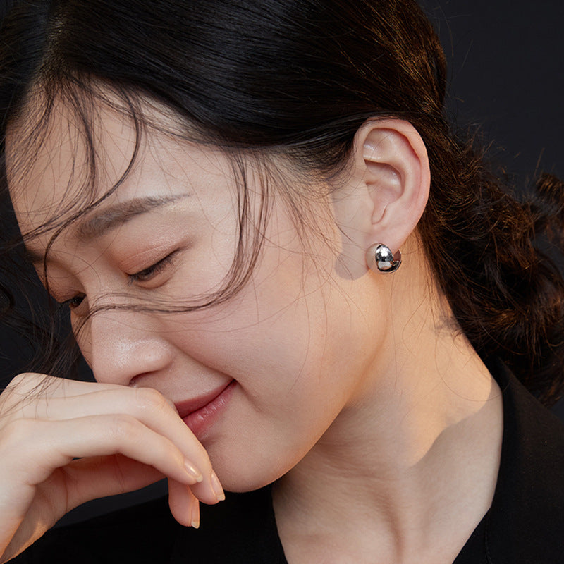 Women's Fashionable High-grade Ball Clip Temperamental Cold Ear Line