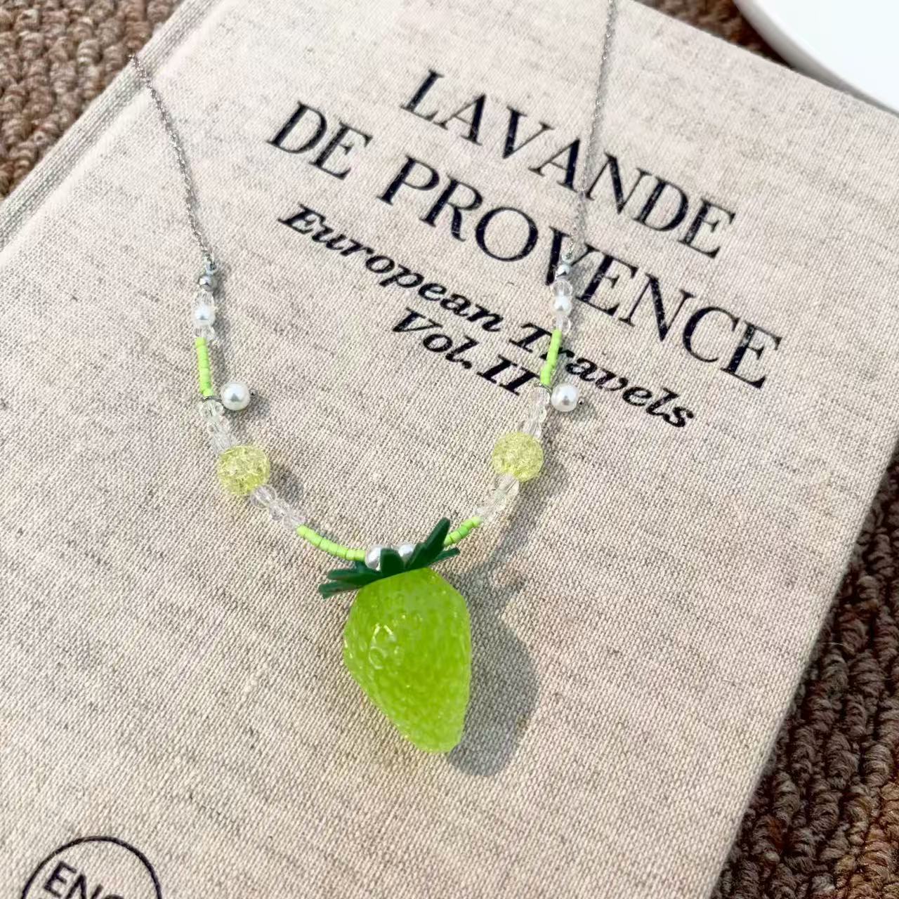 Women's Sweet Temperament Clavicle Chain Niche Super Necklace