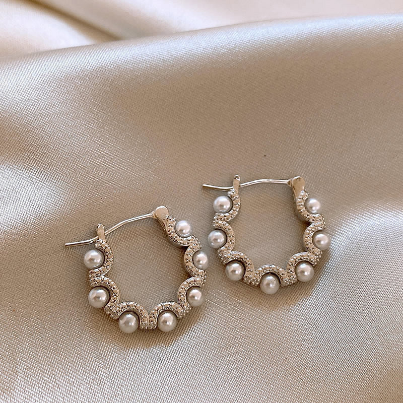 Women's Pearl Flower Fashionable High-grade French Entry Earrings
