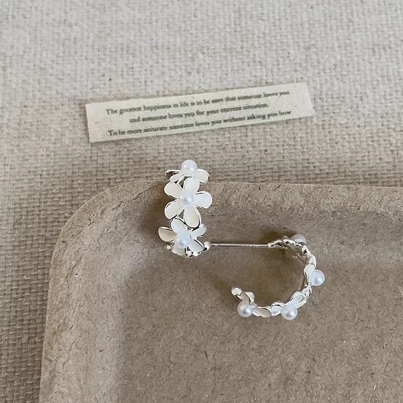Women's Simple White Drop Oil Flower Pearl High Sense Earrings