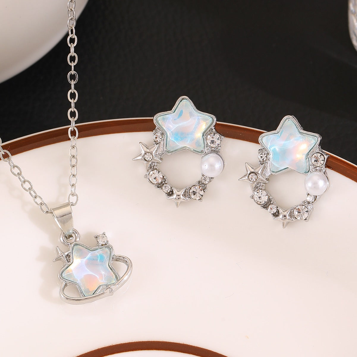 Women's Ice Blue Niche Design Summer Fresh Necklaces