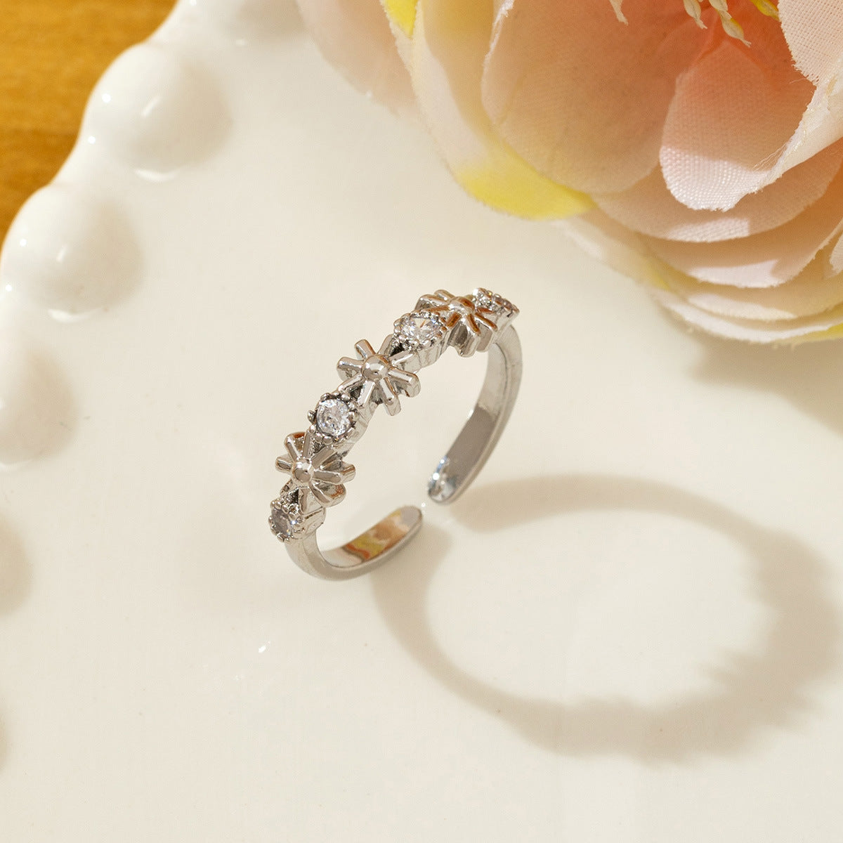 Luxury Cross Design Fashion Open High Sense Index Ring