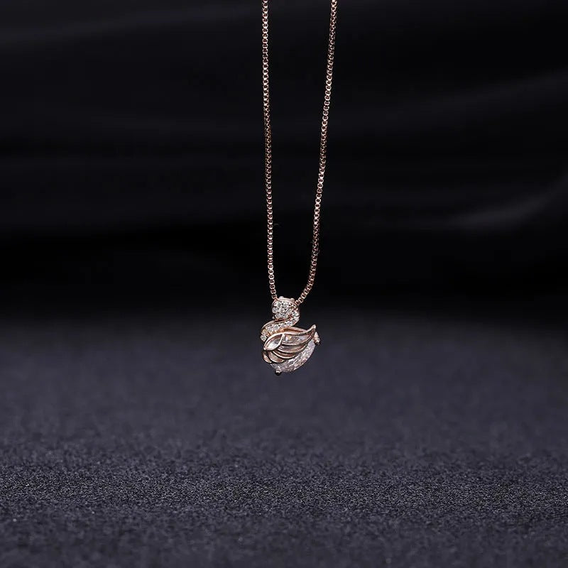 Women's Design Sense Fashion Niche Clavicle Chain Pendants