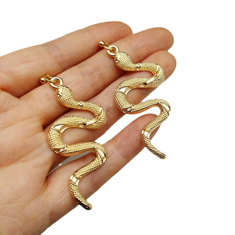 Popular Snake Element Personalized Minority Fashion Retro Sweater Pendants