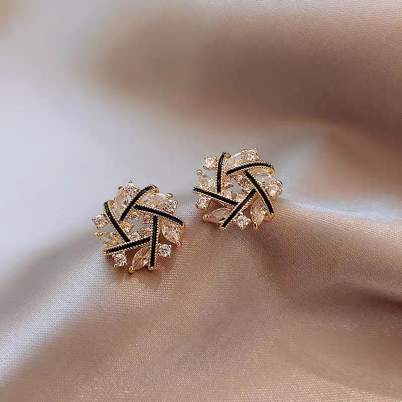 Charming Women's Bow Pearl Light Luxury Earrings