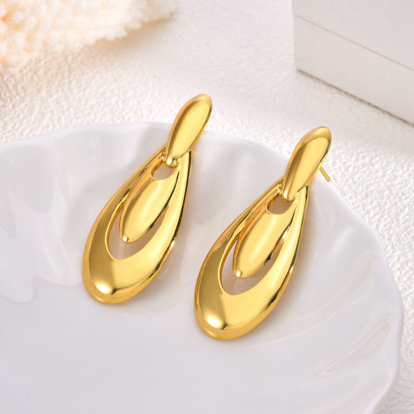 Women's Stainless Steel Light Luxury High-grade Exaggerated Design Sense Niche Gold Rings