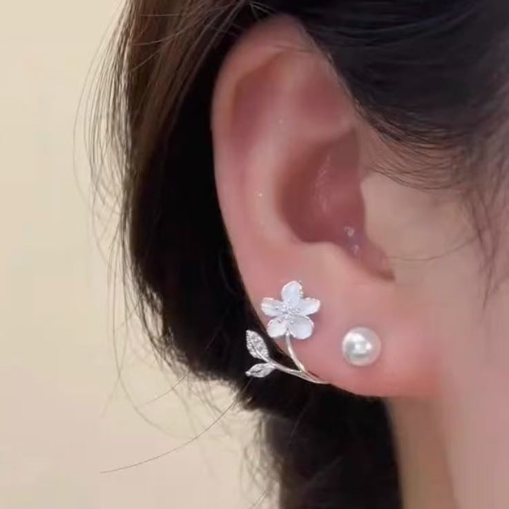 Women's Pin Beads Flower Versatile High-grade Light Luxury Unique Temperament Stud Earrings