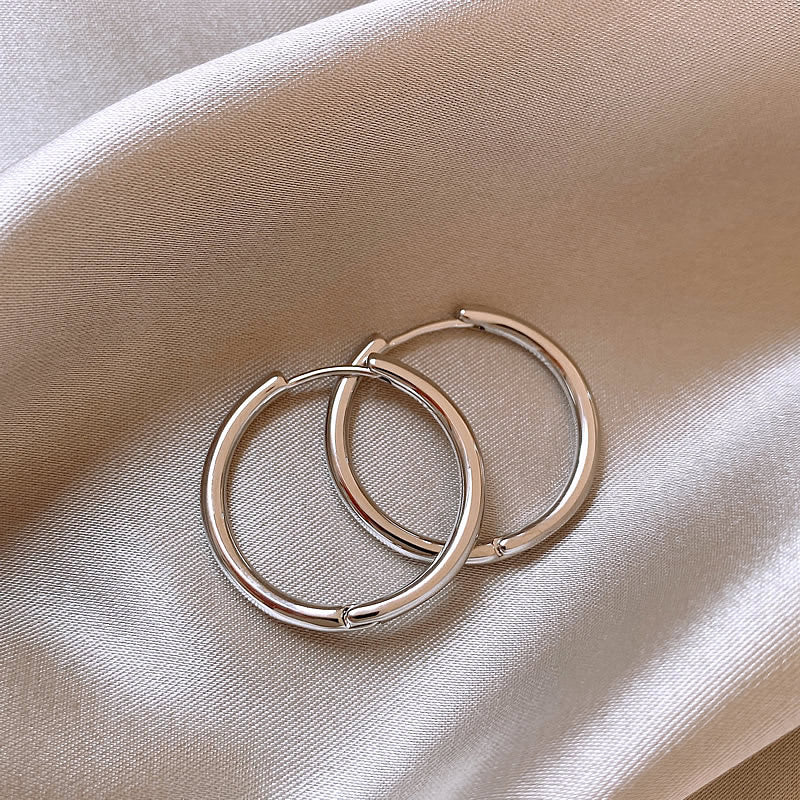 Women's High Profile Fashion Simple Circle Clip Niche Personality High-grade Earrings