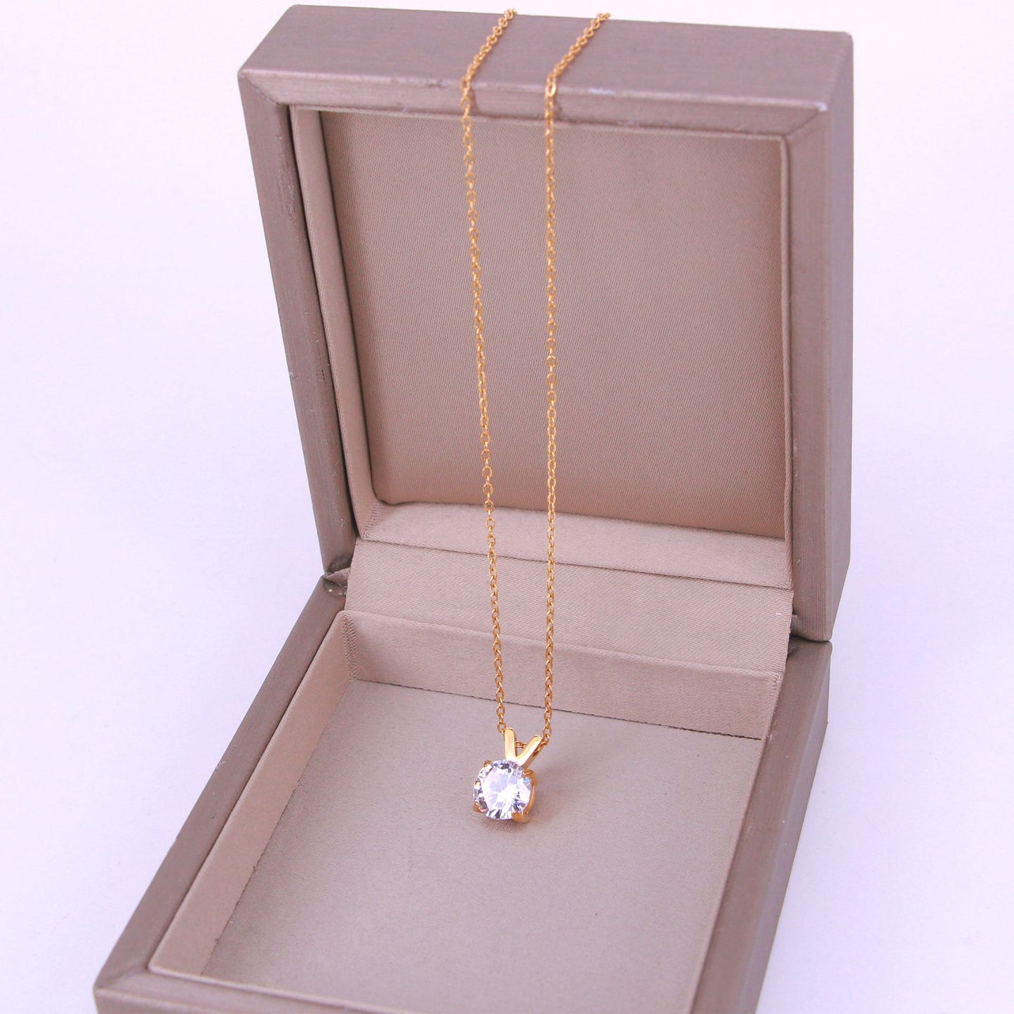 Entry Lux V Single Diamond Clavicle Chain Necklace
