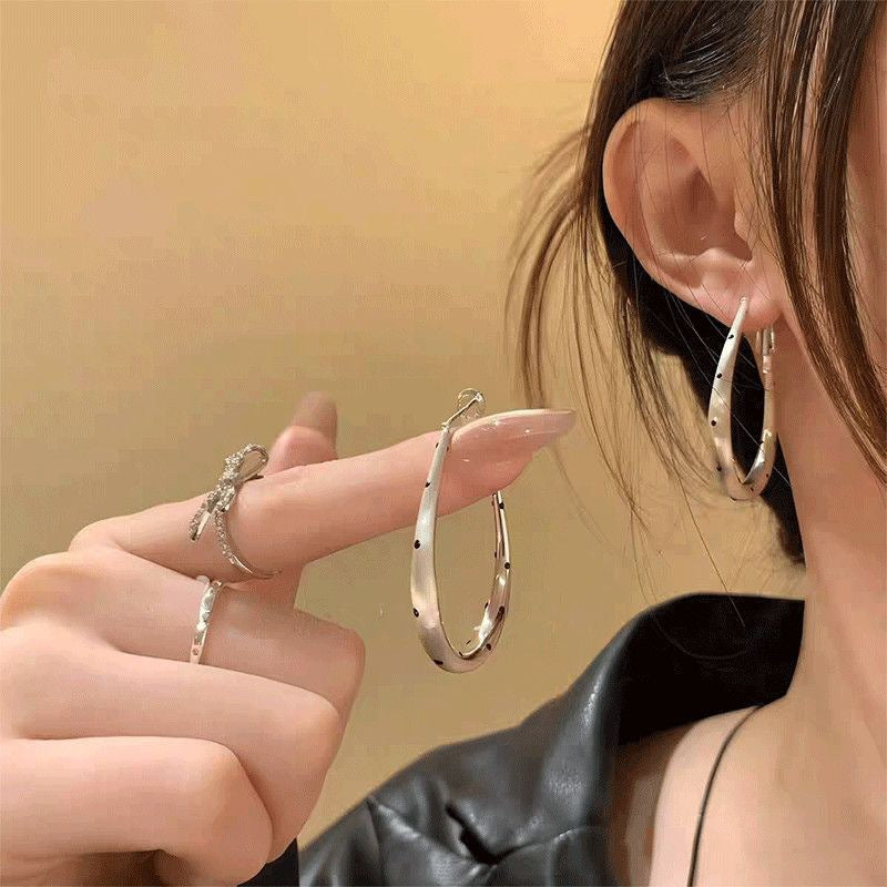 Women's Style Circle Polka Dot Eardrop Korean Niche Temperament Fashionable Earrings