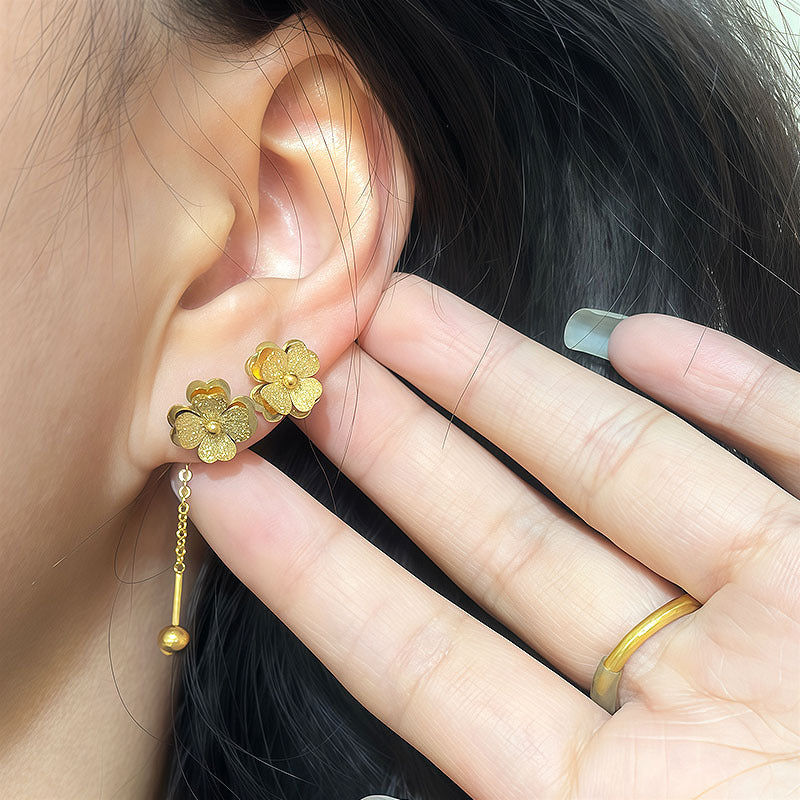 Light Luxury Queen Elegant Frosted Clover Refreshing Stylish Fine Threaded Stud Earrings