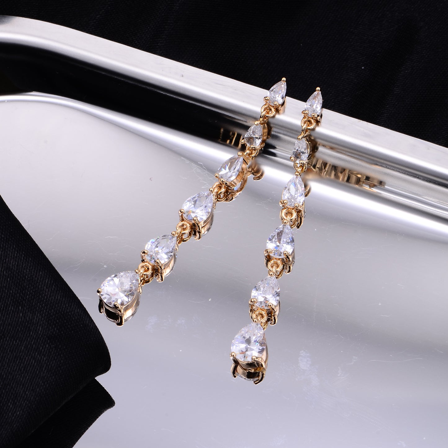 Zircon Water Drop Electroplated Sier Needle Simple Earrings