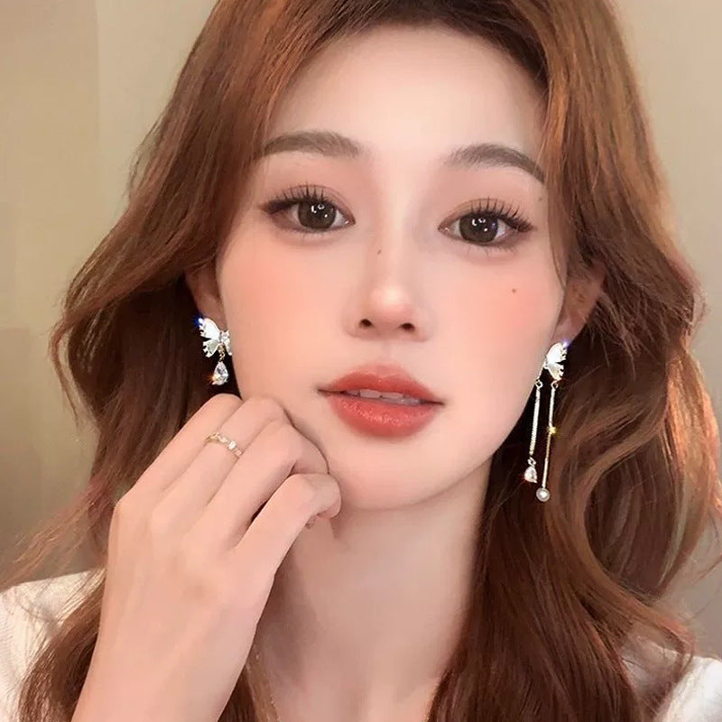 Women's Design High-grade Asymmetric Butterfly Zircon Light Luxury Stud Earrings