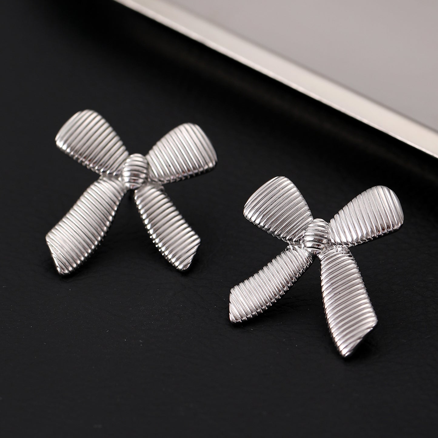 Women's Bow Stainless Steel Light Luxury High-grade Earrings