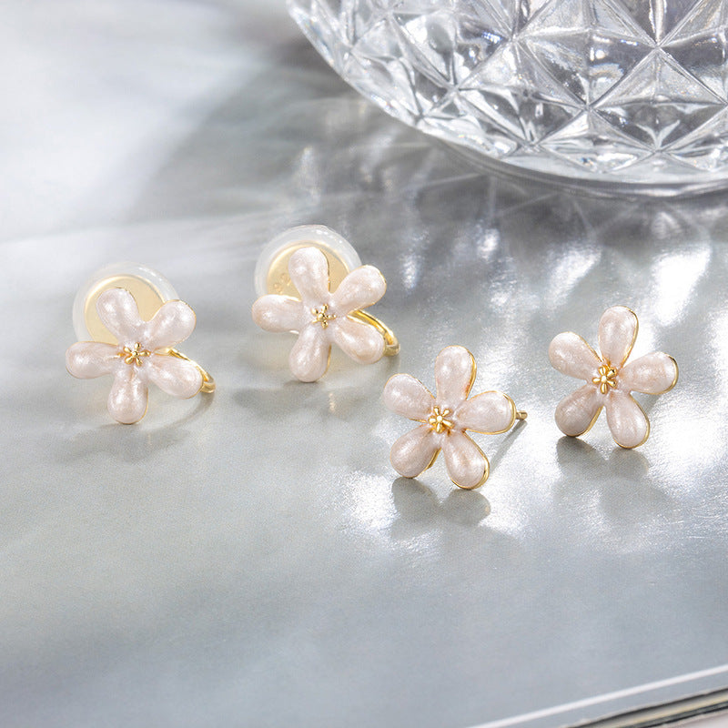 White Small Ear Clip Gentle Summer Versatile Stud Earrings