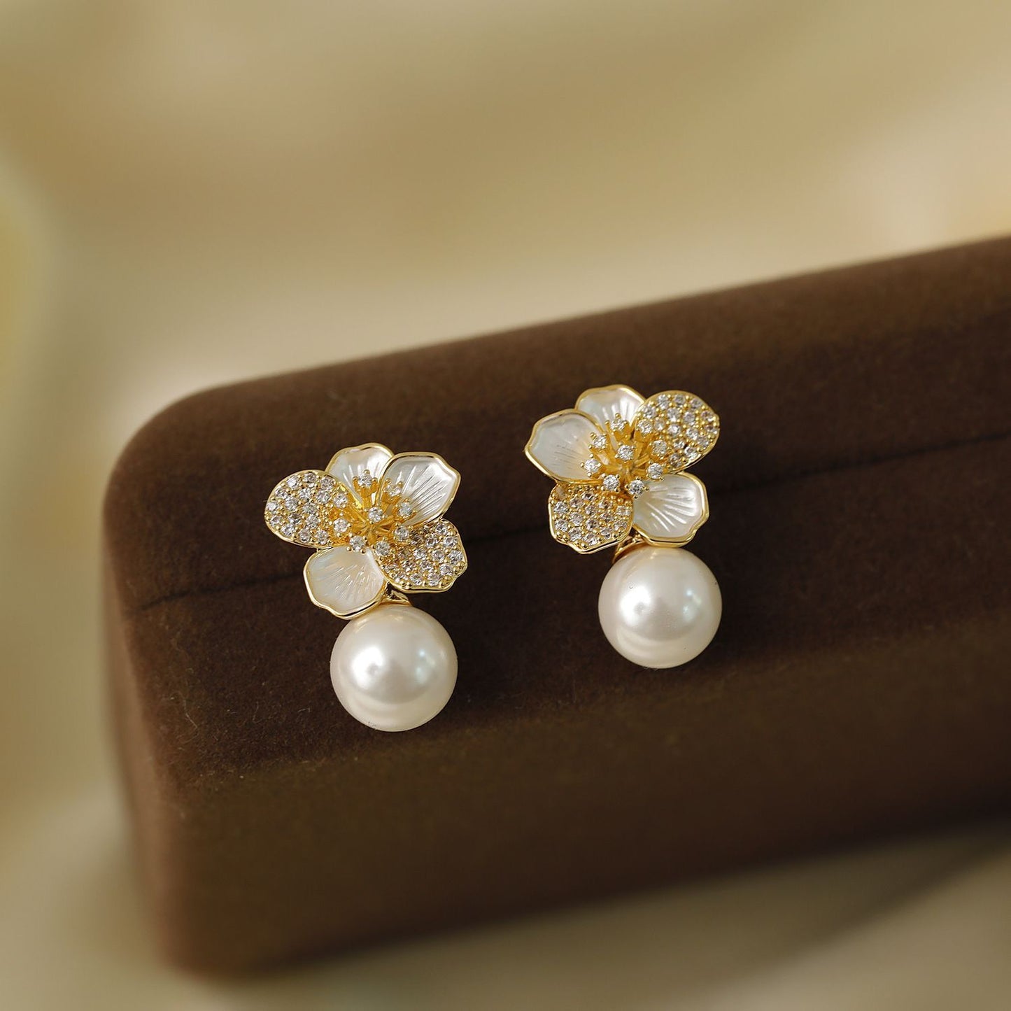Women's Sweet Dripping Zircon Pearl Flower Light Luxury Temperament High-grade Mori Earrings