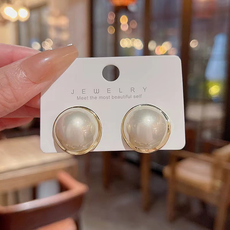 Women's Graceful Exaggerated Pearl Light Luxury Minority Rings